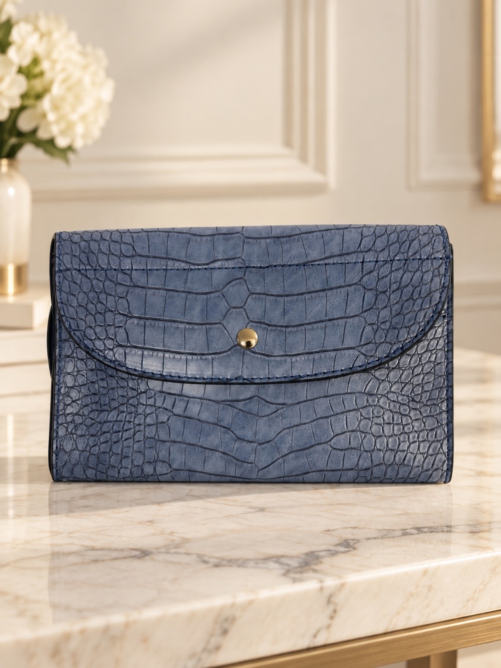 Beautiful Croc-Embossed  Blue Wristlet Clutch❤️9x7x3
